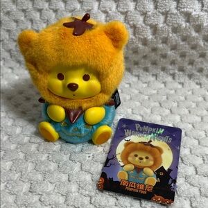 Pumpkin Pooh WonderNights Figure